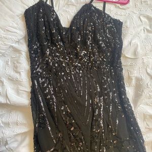 FAHION NOVA MINI BLACK DRESS